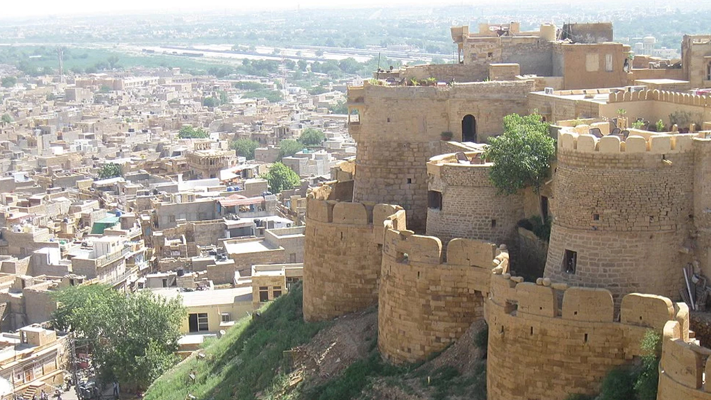 Cycle your way up to Nahargarh Fort