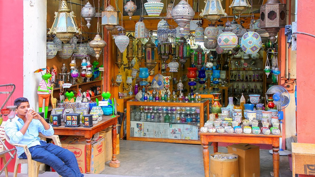 Dive into the bustling bazaars of Jaipur