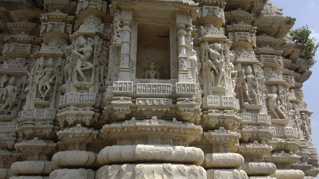 Explore the major temples of Mt Abu