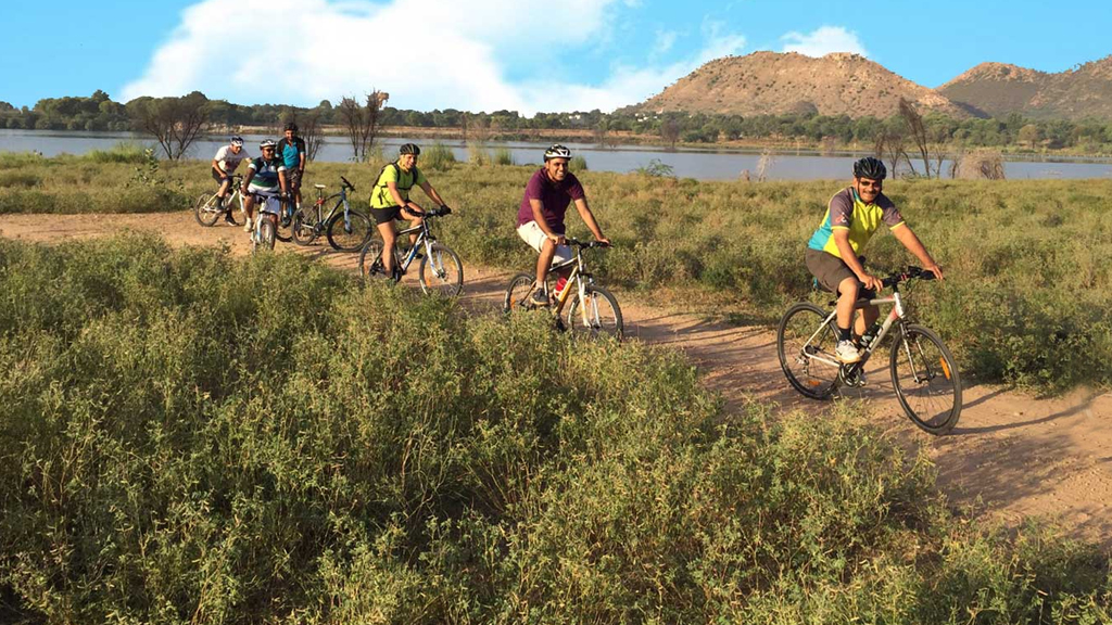 Cycle your way up to Nahargarh Fort