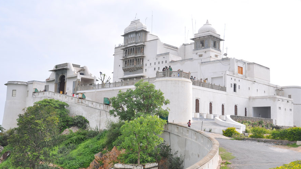 An elephant ride to Amber Fort